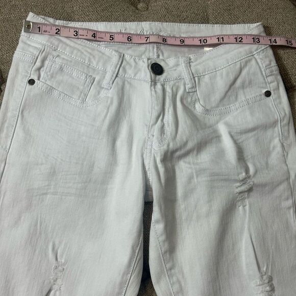 Distressed Cropped Jeans - Picture 13 of 16